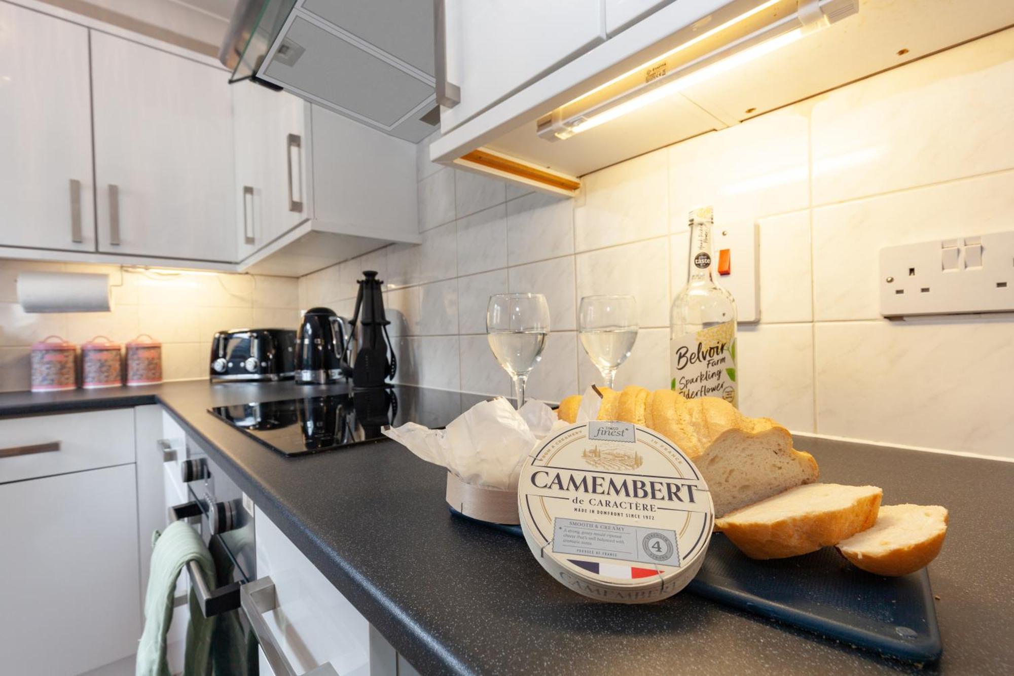 A Gem Nestled In The Heart Of Oxford With Parking! Apartment Exterior photo