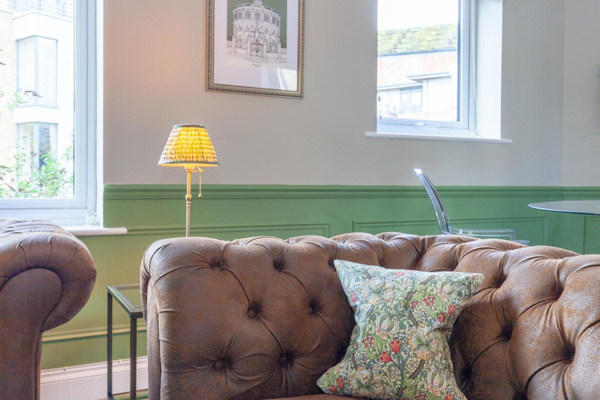 A Gem Nestled In The Heart Of Oxford With Parking! Apartment Exterior photo