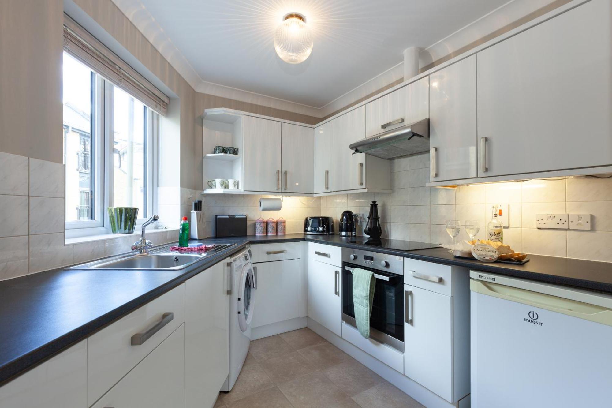 A Gem Nestled In The Heart Of Oxford With Parking! Apartment Exterior photo