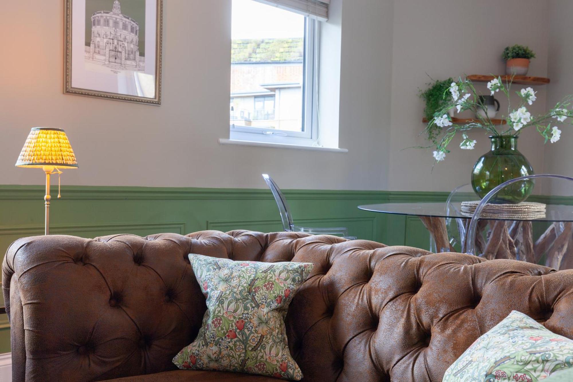 A Gem Nestled In The Heart Of Oxford With Parking! Apartment Exterior photo