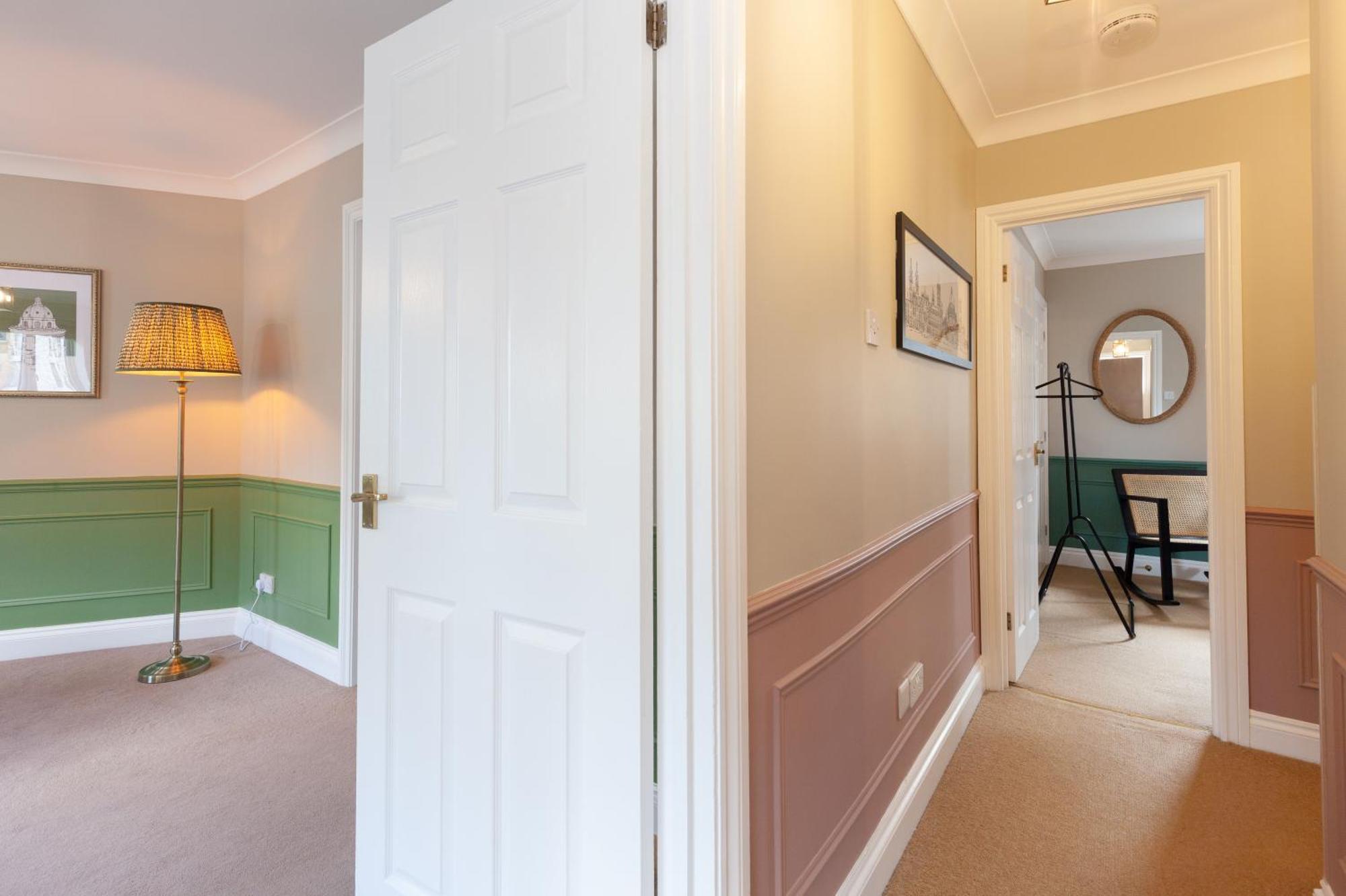 A Gem Nestled In The Heart Of Oxford With Parking! Apartment Exterior photo