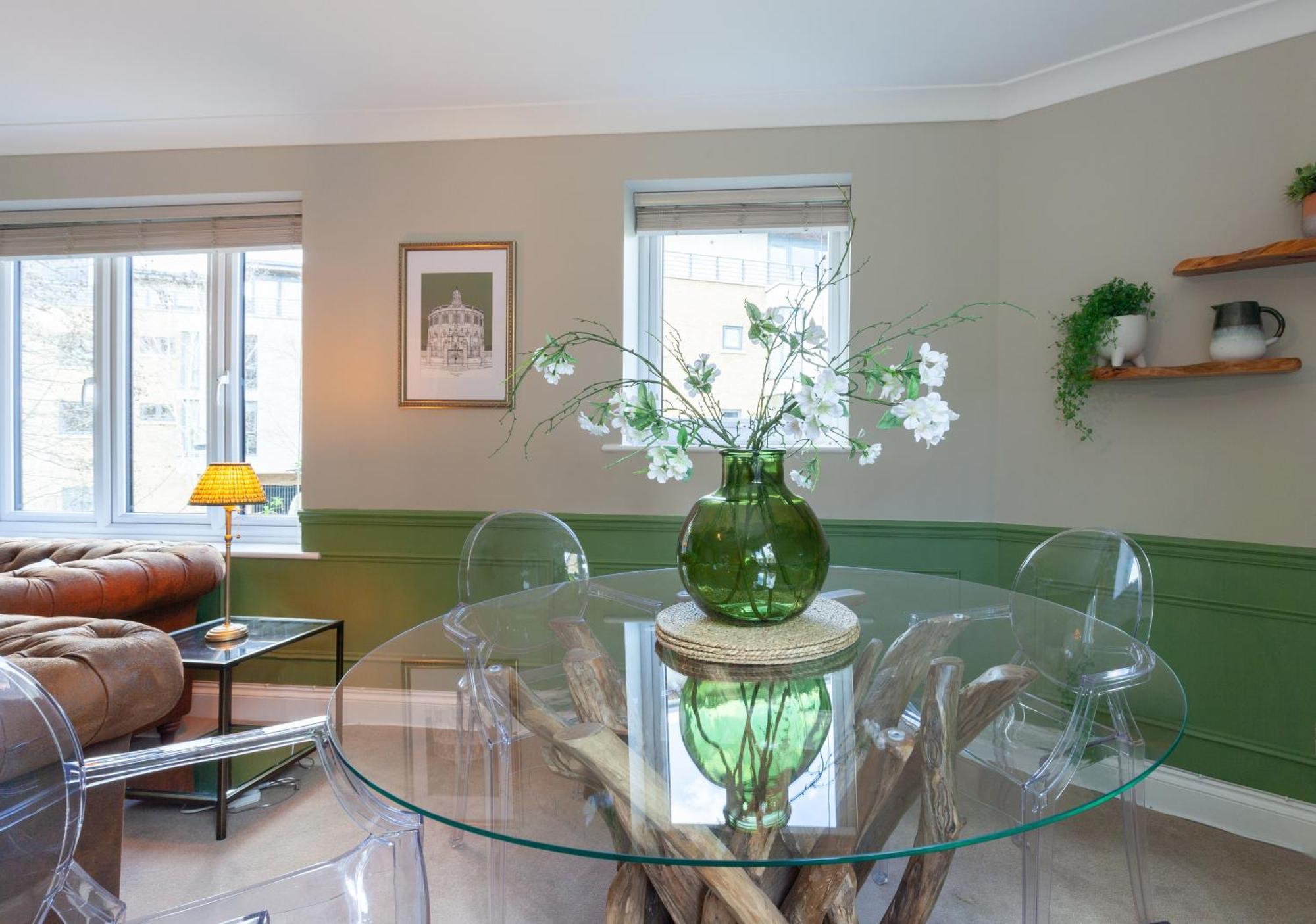 A Gem Nestled In The Heart Of Oxford With Parking! Apartment Exterior photo